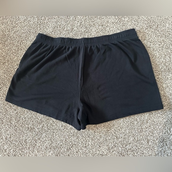 Nike Women’s Black Shorts - Picture 6 of 6